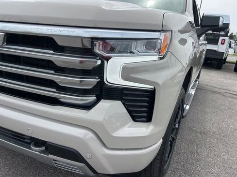 New 2026 Chevrolet Silverado 1500 High Country w/ High Country Premium Package AWD/4WD image 9