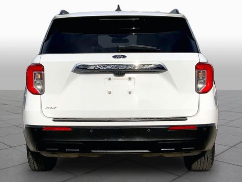 Used 2021 Ford Explorer XLT RWD image 5