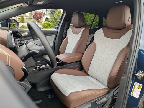 Certified 2023 Volkswagen ID.4 Pro AWD/4WD image 24