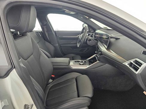 Used 2025 BMW 430i xDrive w/ M Sport Package image 10