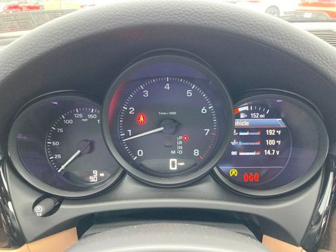 Used 2025 Porsche Macan image 23