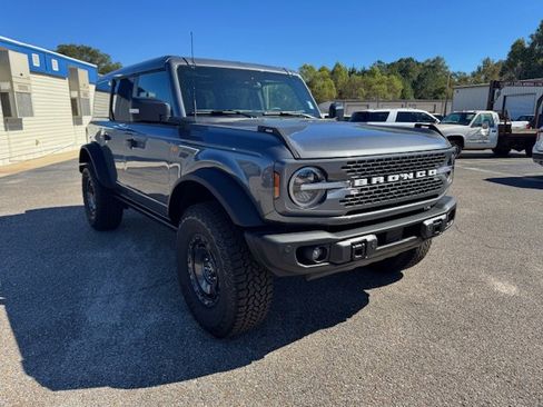 Used 2025 Ford Bronco Badlands AWD/4WD image 4