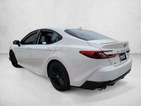 Used 2025 Toyota Camry SE image 7