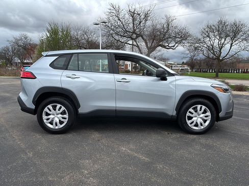 Used 2024 Toyota Corolla Cross L image 10