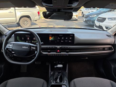 Used 2025 Kia K4 FWD image 31