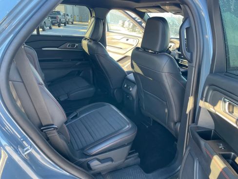 Certified 2025 Ford Explorer ST-Line w/ Premium Package image 18