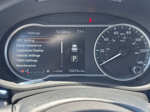 Used 2025 Nissan Versa SV FWD image 38