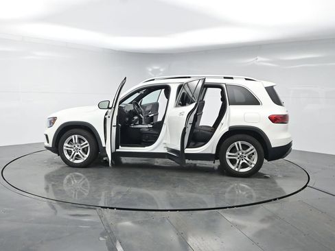 Used 2022 Mercedes-Benz GLB 250 4MATIC w/ Premium Package Lite image 48