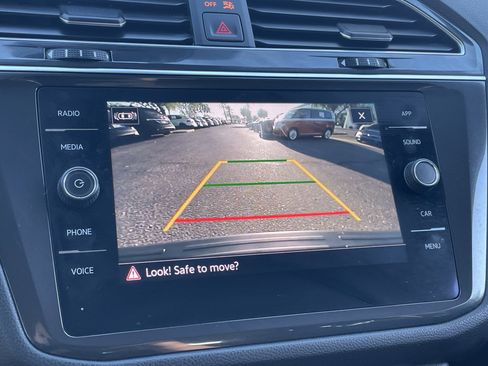 Certified 2023 Volkswagen Tiguan SE image 21