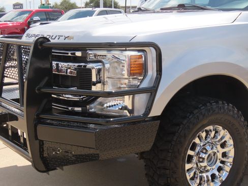 Used 2021 Ford F250 XLT w/ XLT Premium Package AWD/4WD image 3