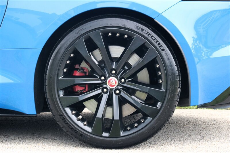 Used 2019 Jaguar F-TYPE R AWD/4WD image 37