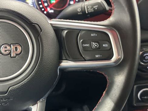 Used 2019 Jeep Wrangler Unlimited Rubicon w/ LED Lighting Group AWD/4WD image 18