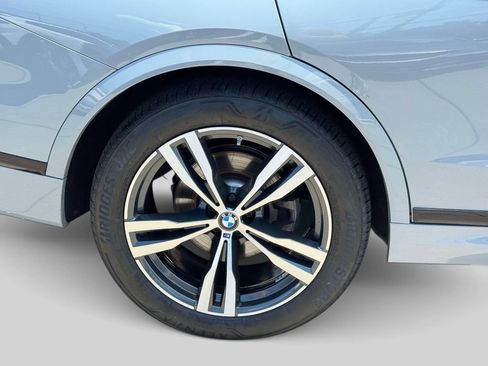 Used 2024 BMW X7 xDrive40i w/ M Sport Package AWD/4WD image 7