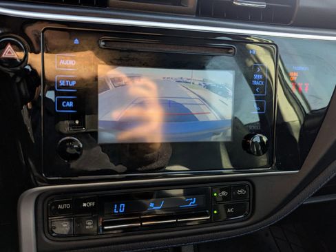 Used 2018 Toyota Corolla SE FWD image 16