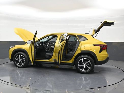Used 2024 Chevrolet Trax RS FWD image 30