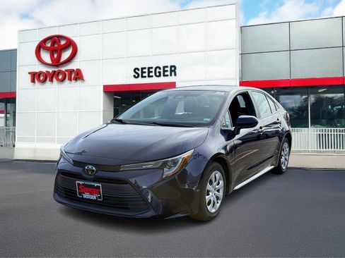 Used 2023 Toyota Corolla LE image 9