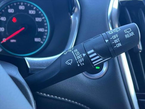 Used 2023 Chevrolet Traverse LT image 25