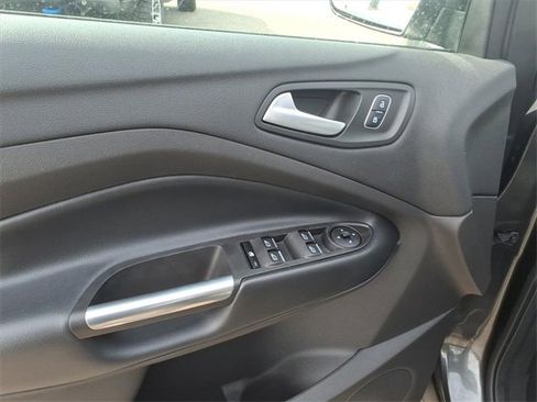 Used 2019 Ford Escape SE image 10