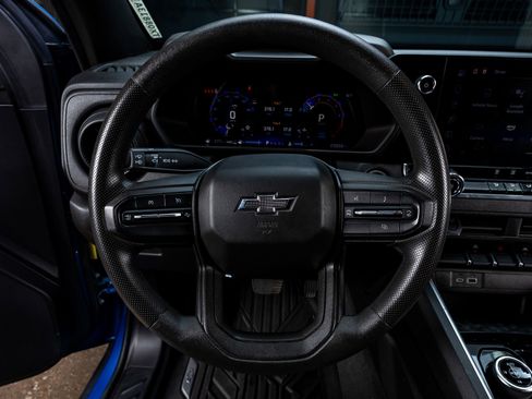 Used 2024 Chevrolet Colorado Trail Boss w/ Technology Package AWD/4WD image 19