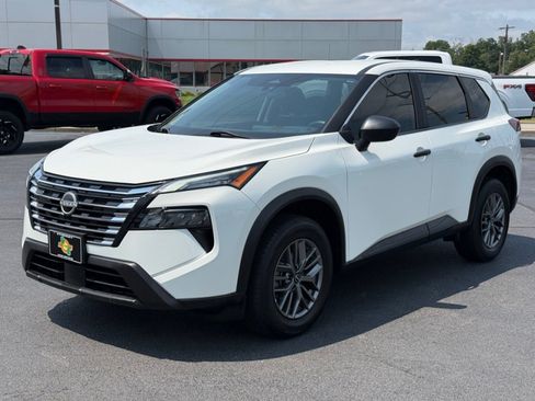 Used 2024 Nissan Rogue S AWD/4WD image 4