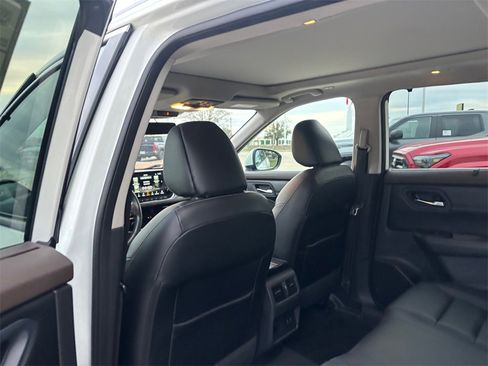 Used 2022 Nissan Rogue SL w/ SL Premium Package image 30