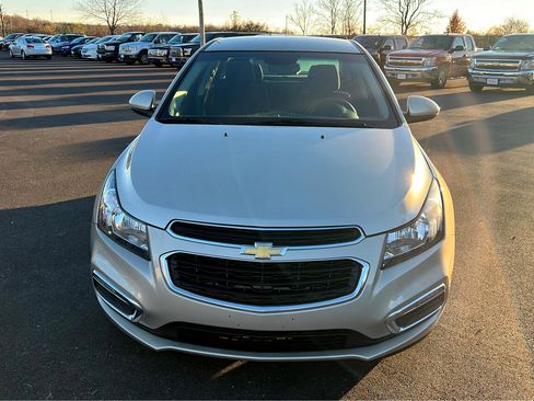 Used 2015 Chevrolet Cruze LT image 9