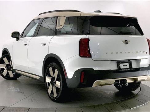 Used 2025 MINI Cooper Countryman S w/ Comfort Package Max image 2