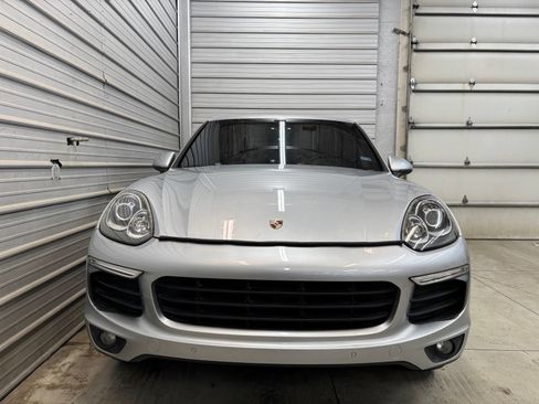 Used 2018 Porsche Cayenne AWD/4WD image 2