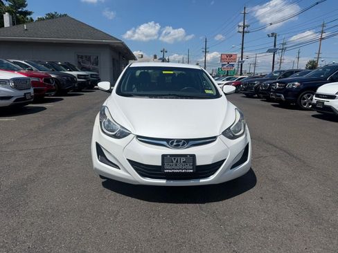 Used 2014 Hyundai Elantra SE FWD image 2