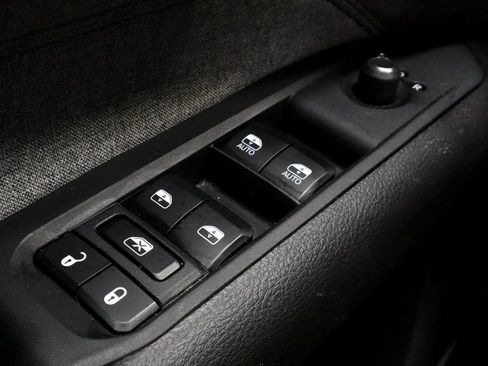 Used 2025 Jeep Compass Latitude image 26