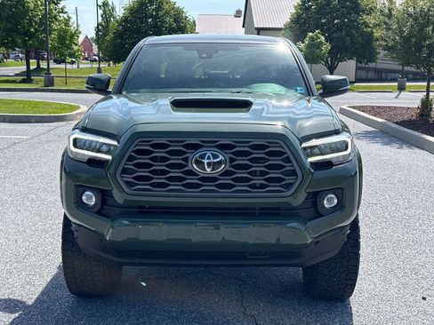 Used 2021 Toyota Tacoma TRD Sport w/ TRD Premium Sport Package AWD/4WD image 3