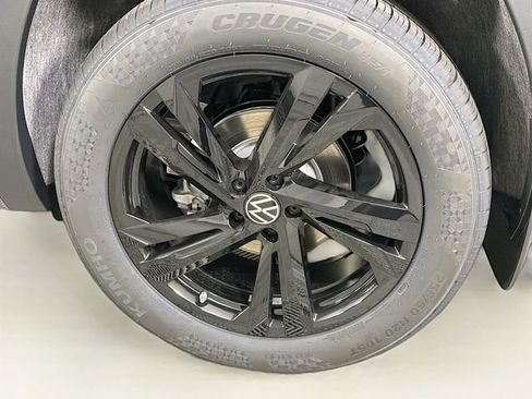 New 2026 Volkswagen Atlas Cross Sport SEL R-Line image 34