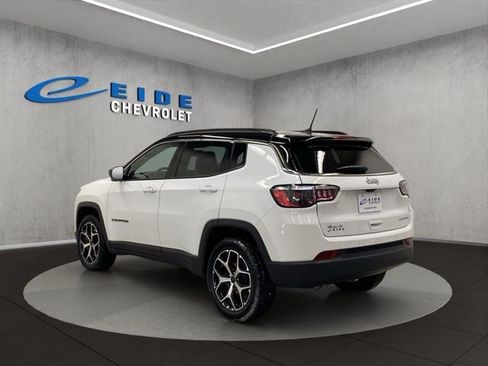 Used 2025 Jeep Compass Limited image 4