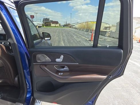 Used 2021 Mercedes-Benz GLS 450 4MATIC image 8