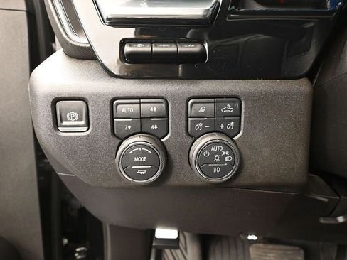 Used 2024 Chevrolet Silverado 3500 High Country w/ Technology Package image 39