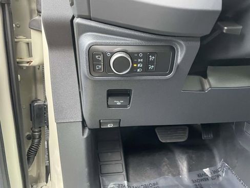 New 2025 Ford Bronco Badlands image 15