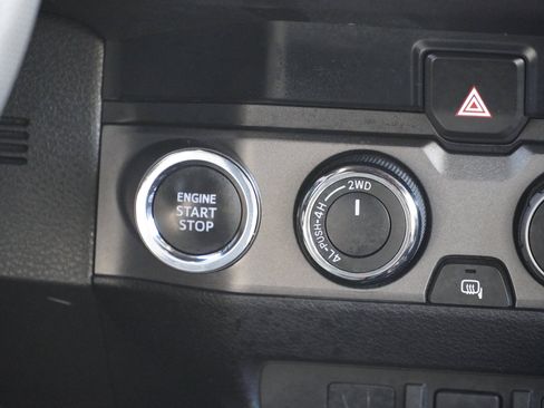 Certified 2023 Toyota Tacoma TRD Off-Road image 33