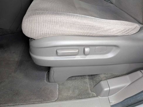 Used 2012 Honda Odyssey LX image 36