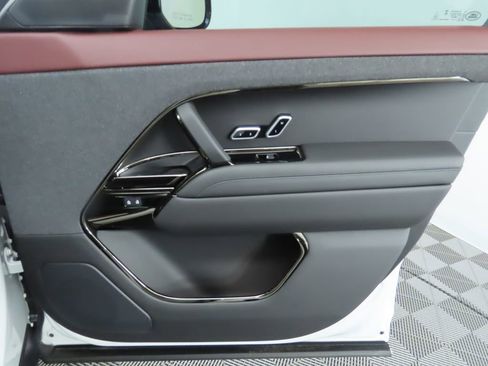 Used 2025 Land Rover Range Rover Sport Autobiography image 26