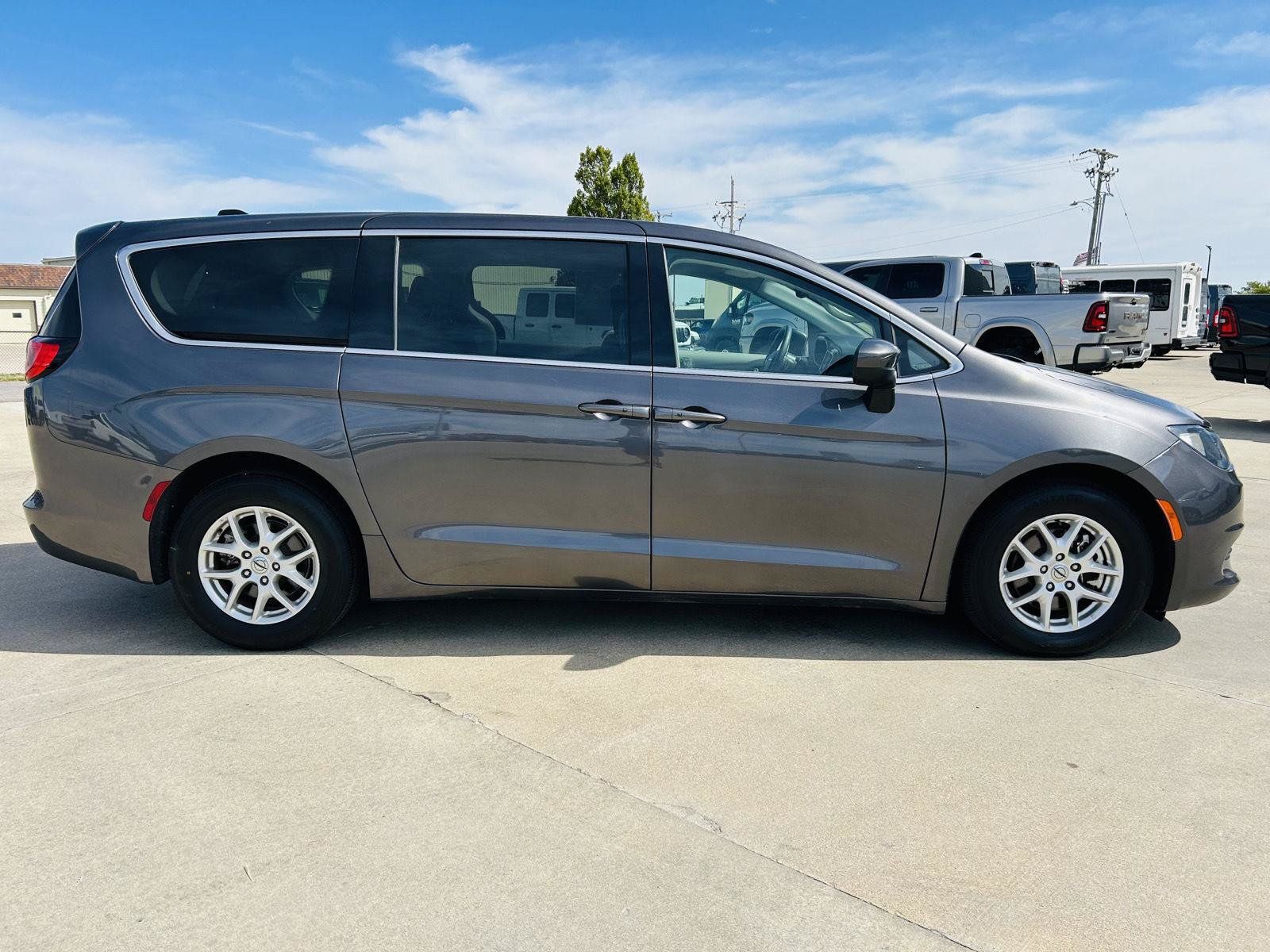Used 2023 Chrysler Voyager LX FWD image 36