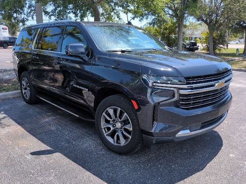 Used 2023 Chevrolet Suburban LT w/ Luxury Package AWD/4WD image 1
