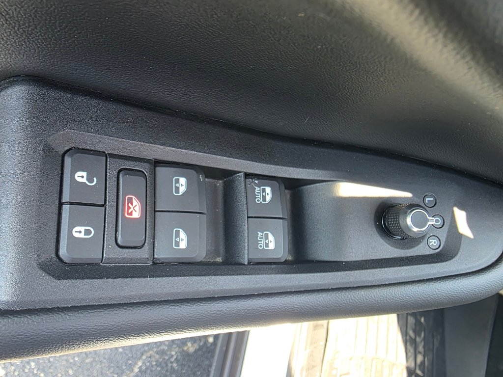 Used 2023 Jeep Grand Cherokee L Laredo AWD/4WD image 14