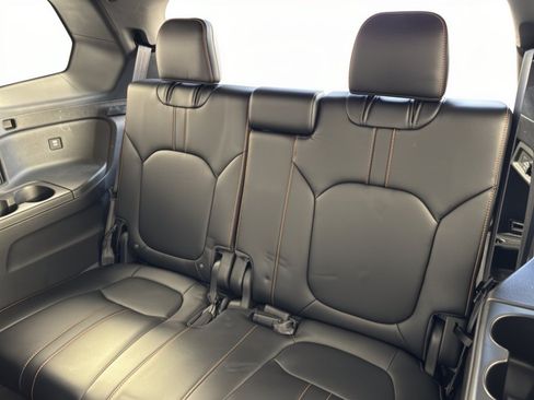Used 2024 Honda Pilot TrailSport image 31