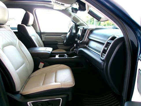 Used 2024 RAM 1500 Limited AWD/4WD image 22