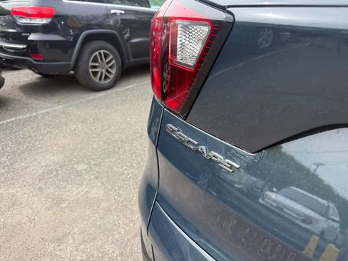 Used 2019 Ford Escape SE AWD/4WD image 9