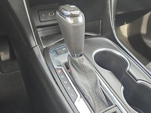 Used 2021 Chevrolet Equinox LT image 12