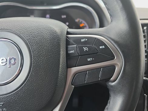 Used 2019 Jeep Grand Cherokee Altitude AWD/4WD image 22