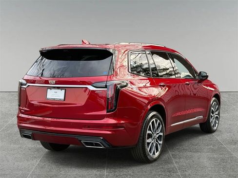 Used 2024 Cadillac XT6 Sport w/ Platinum Package image 10