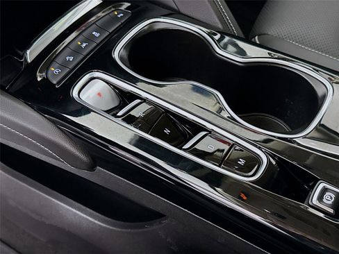 Used 2023 Buick Envision Essence image 16