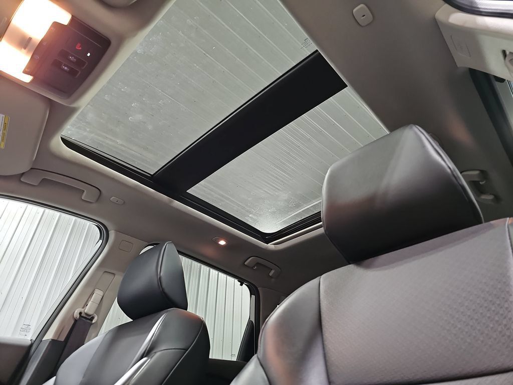 Certified 2023 Nissan Rogue SV w/ SV Premium B Package AWD/4WD image 30